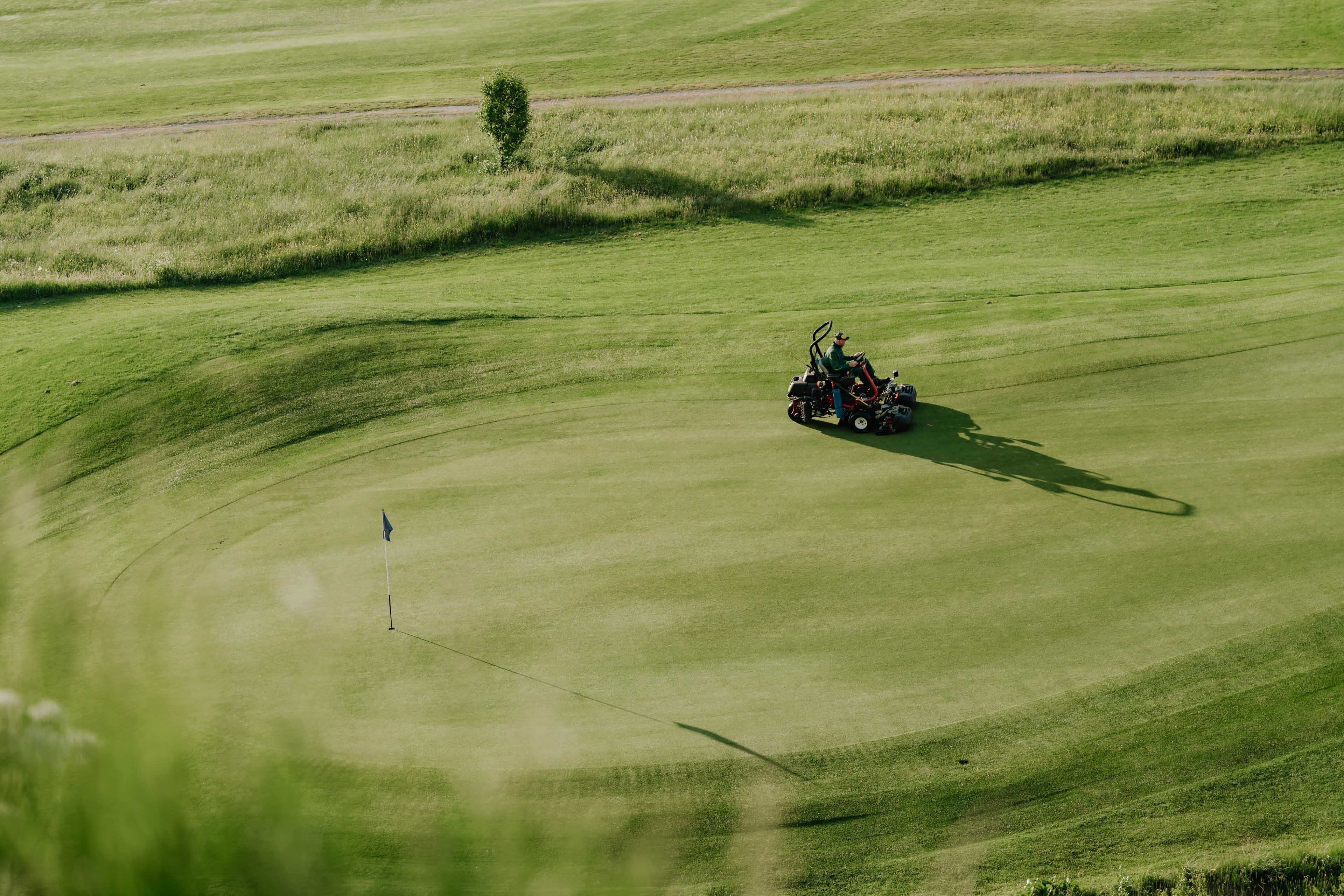 Preparing the golf course in Andermatt