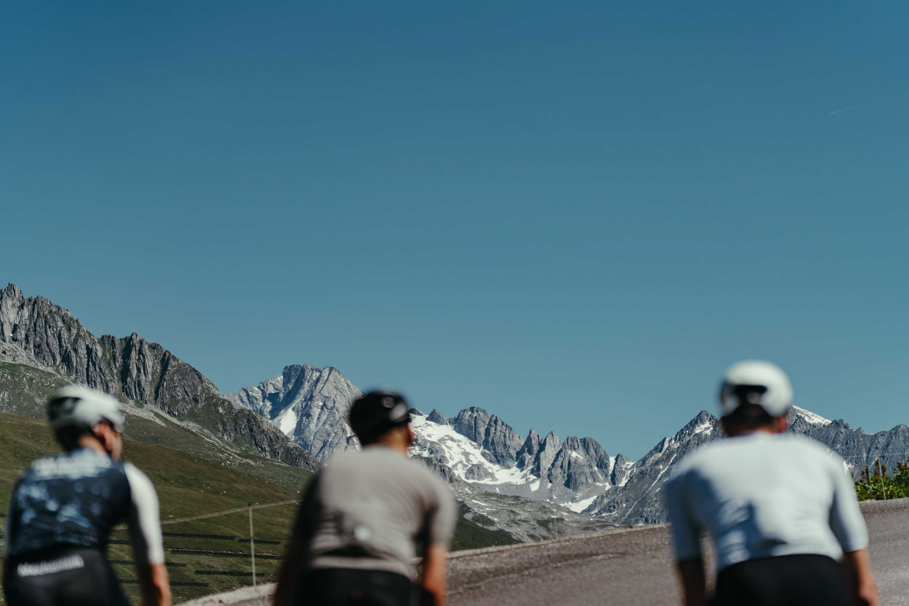 Cinematic over shoulder shot of a cyclists